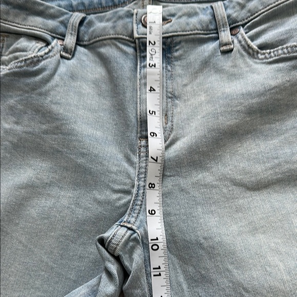 Simply Vera Women's Light Wash capri style Jeans size 6 - Picture 3 of 6